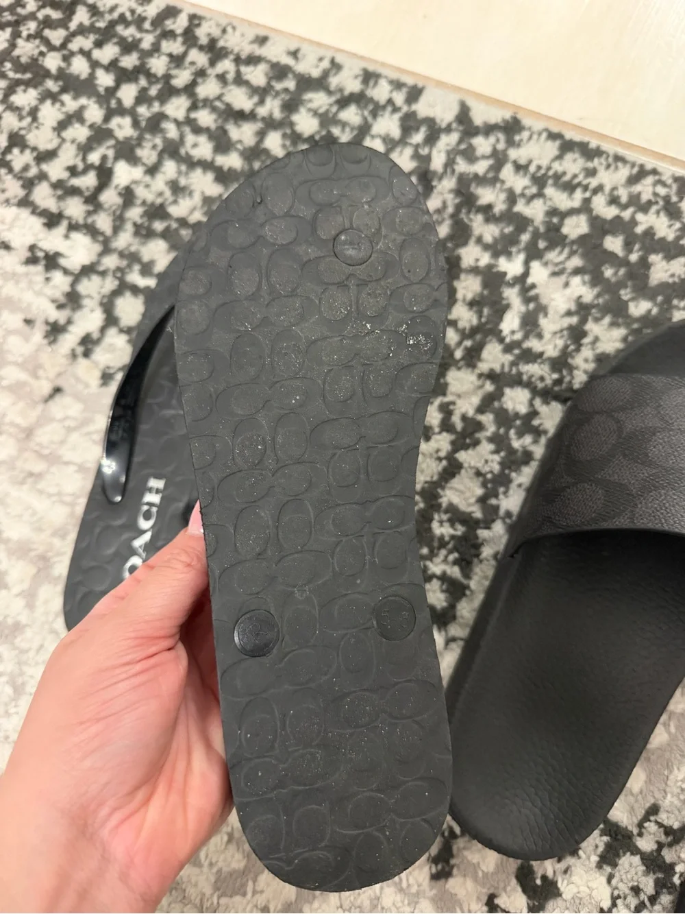 Coach slides flip